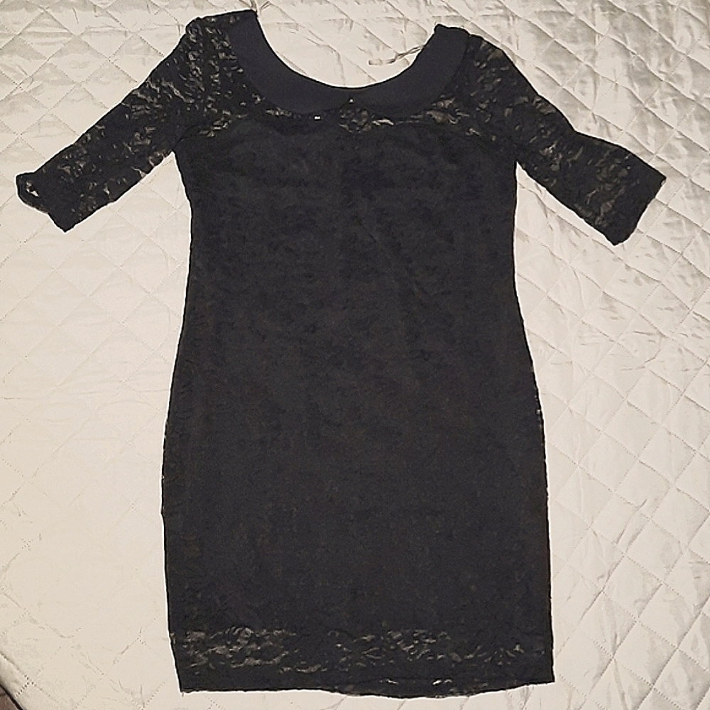 Lined lace mini dress